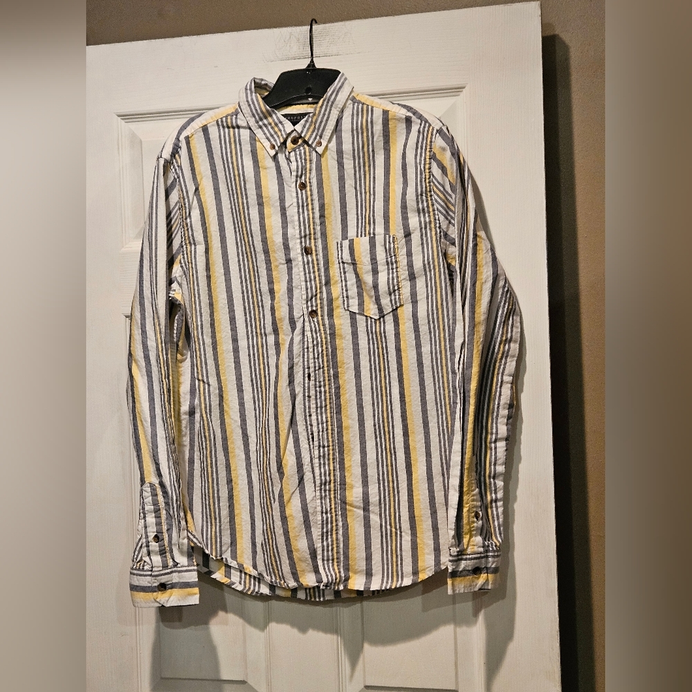 AEROPOSTALE BUTTON UP SHIRT
